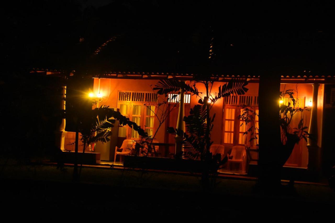Leesa Villa Safari Resort Udawalawe Ngoại thất bức ảnh
