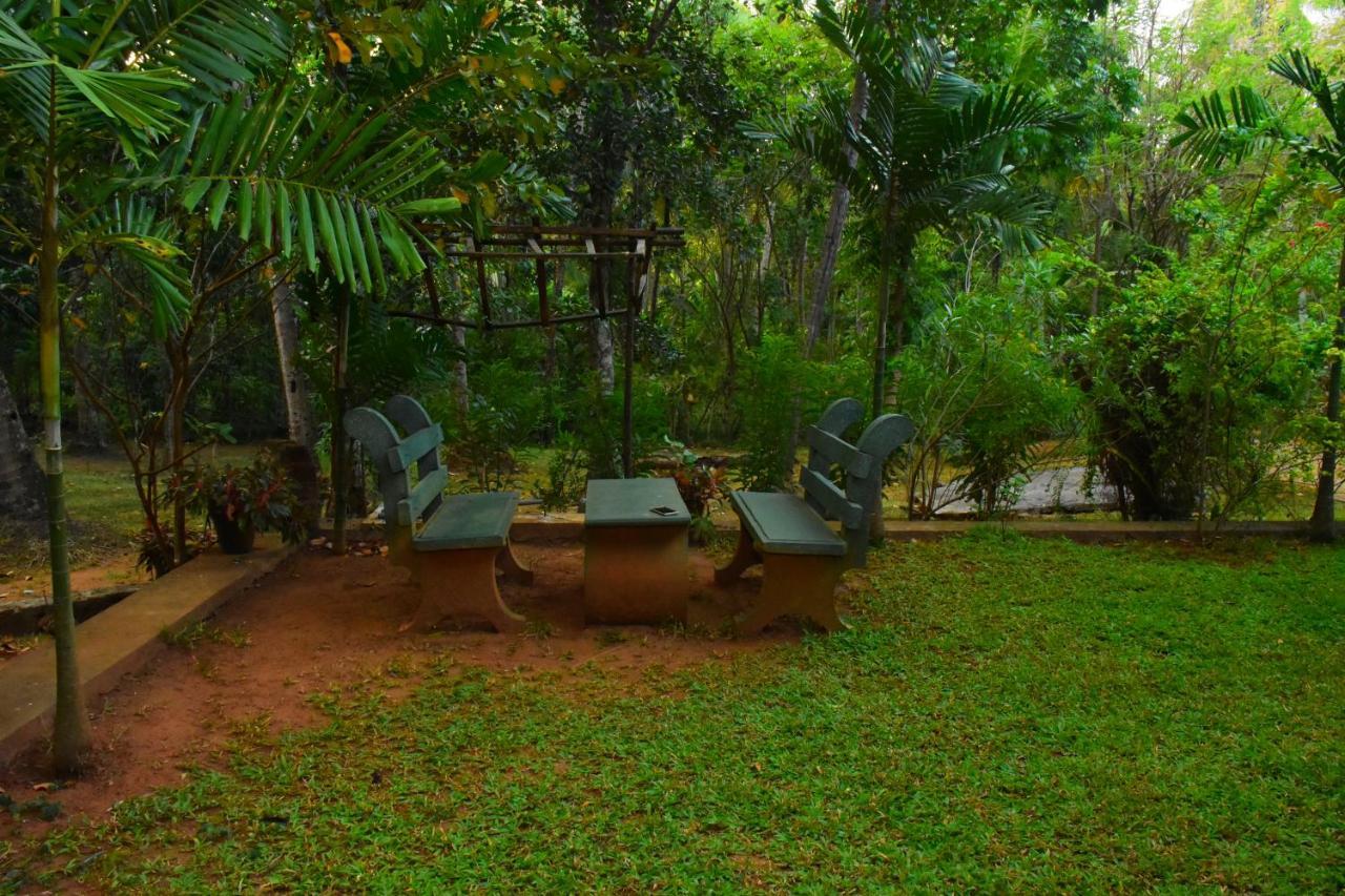Leesa Villa Safari Resort Udawalawe Ngoại thất bức ảnh